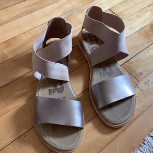 Sorel Ella Sandal in Warm Gold, Women’s 9